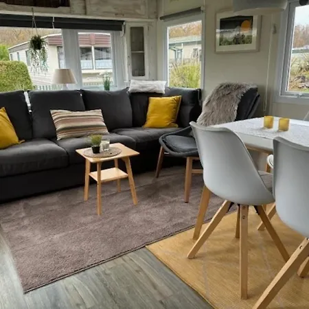 Pur M 3 Natureingebunden, Familien- Und Hundefreundlich Eingezaeunt בית נופש